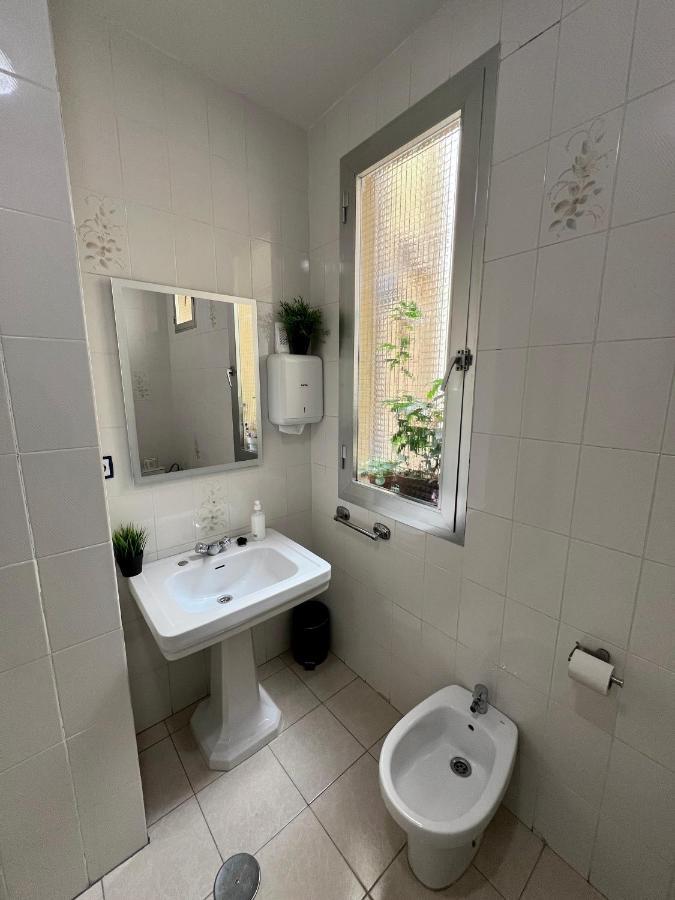 מדריד Hostal Conde De Alba מראה חיצוני תמונה
