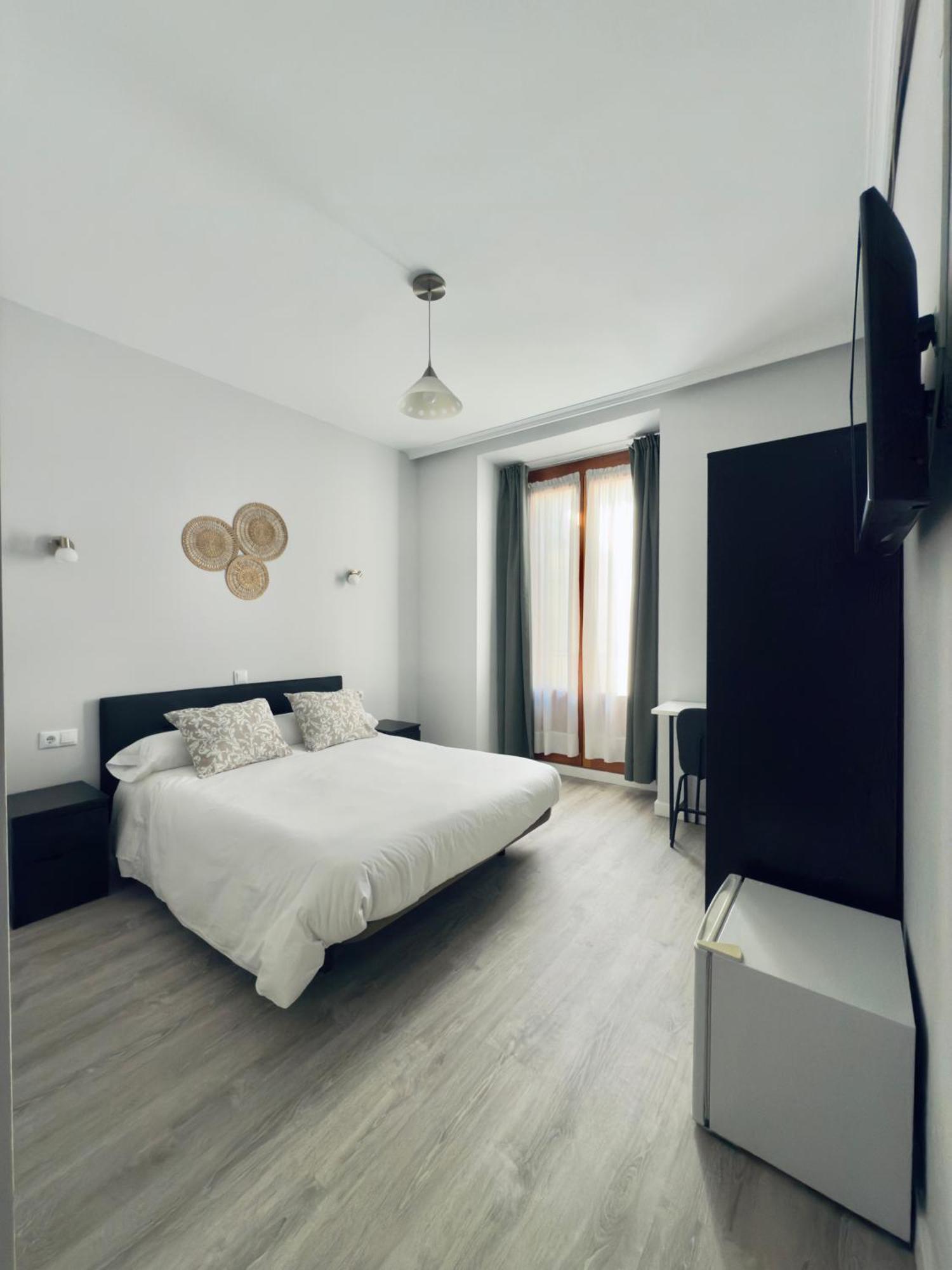 מדריד Hostal Conde De Alba מראה חיצוני תמונה