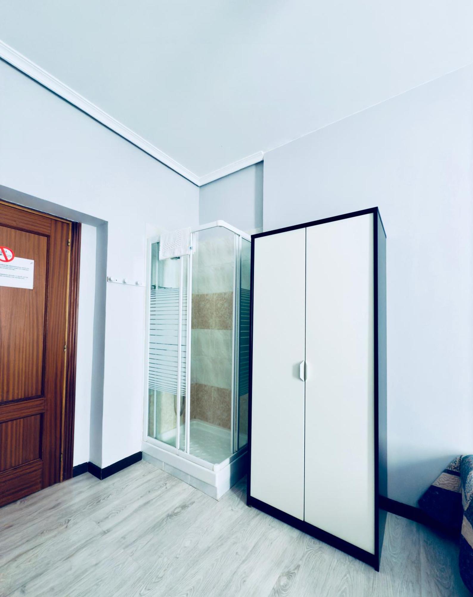 מדריד Hostal Conde De Alba מראה חיצוני תמונה