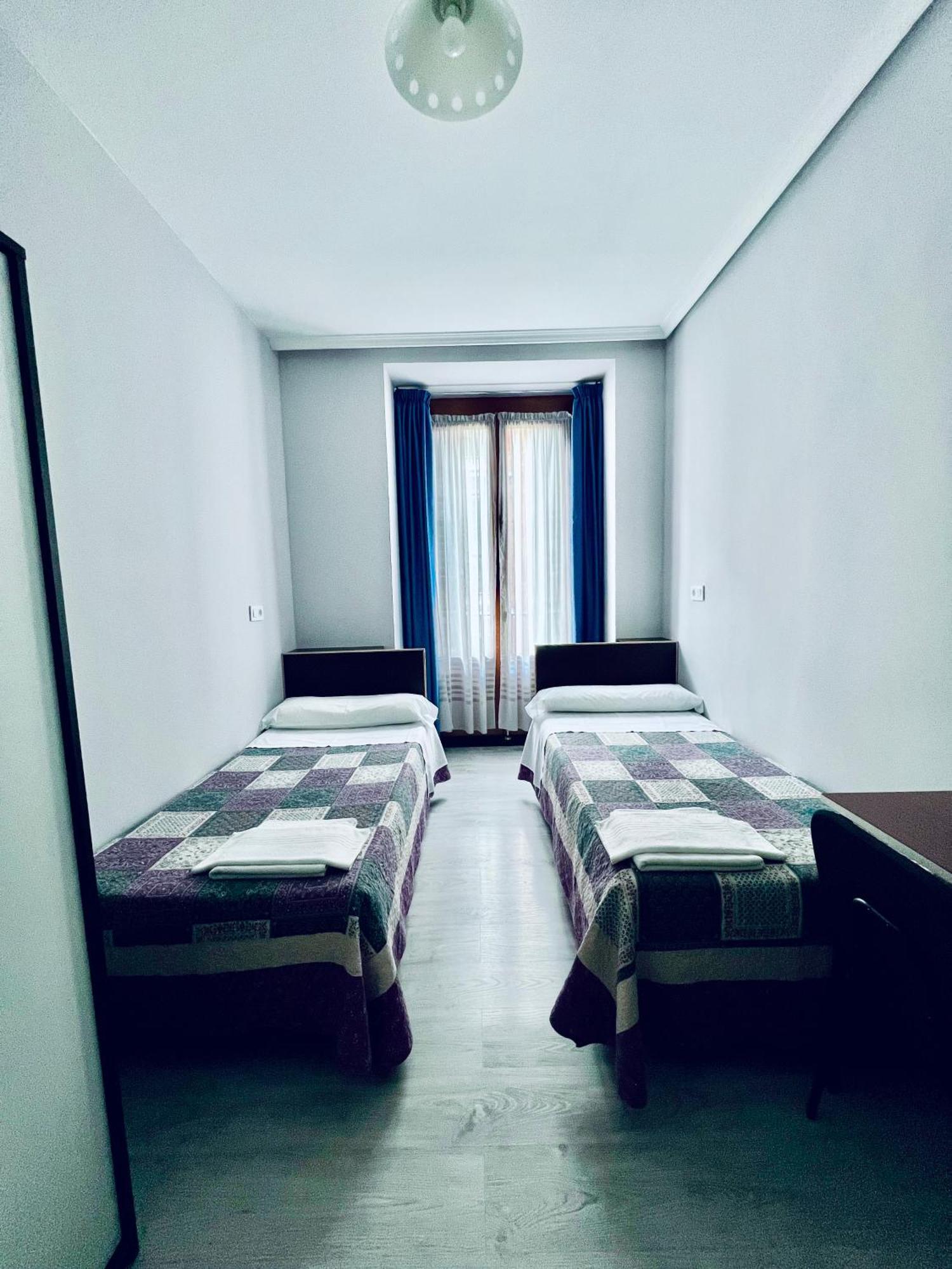 מדריד Hostal Conde De Alba מראה חיצוני תמונה